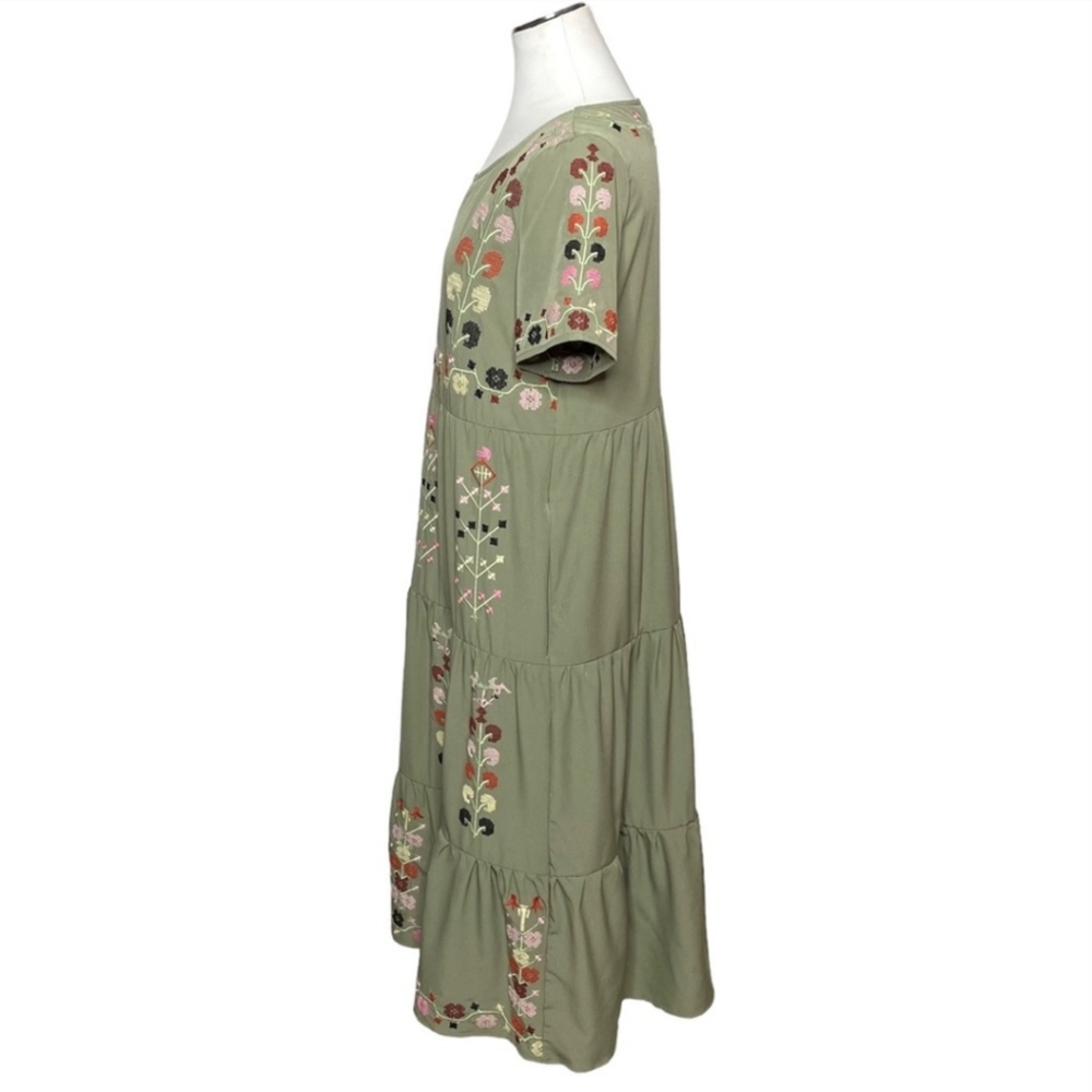 CURVEDREAM Floral Embroidery Tiered Midi Dress - Picture 4 of 11